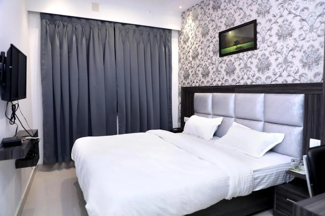 Hotel Golden Crown Varanasi