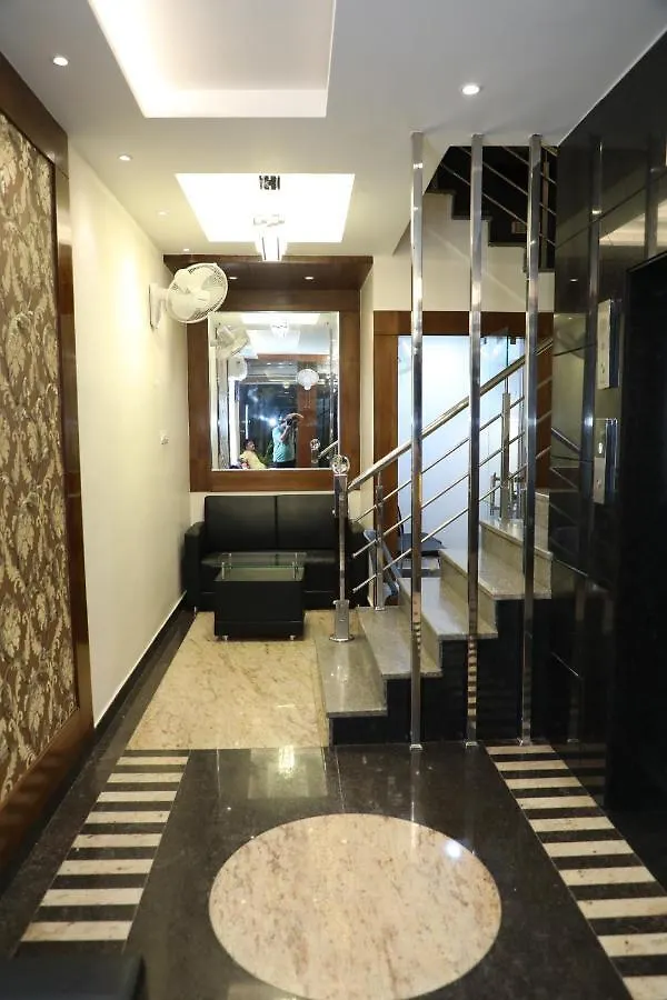 Hotel Golden Crown Varanasi 2*,
