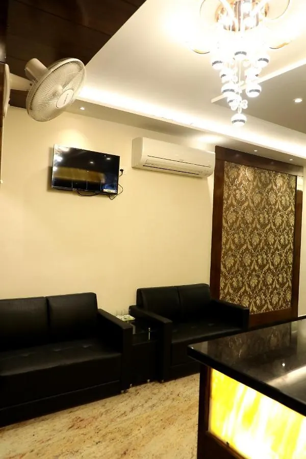 Hotel Golden Crown Varanasi